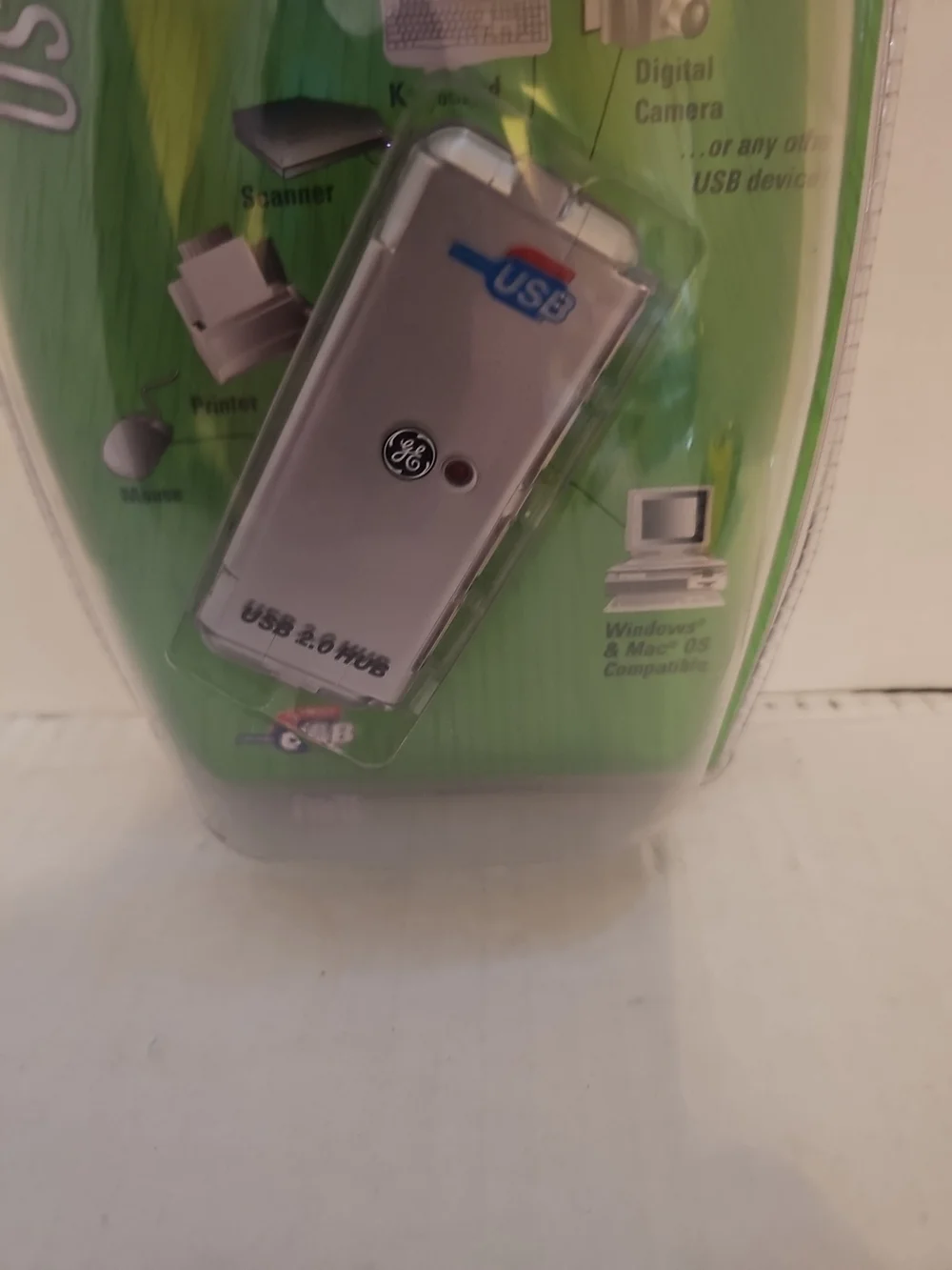 GE USB 2.0 4-Port Hub - White/Silver